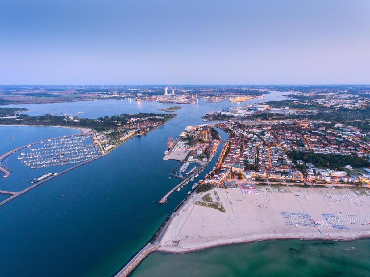 Traffic, Direkt Am Alten Strom Rostock Bagian luar foto